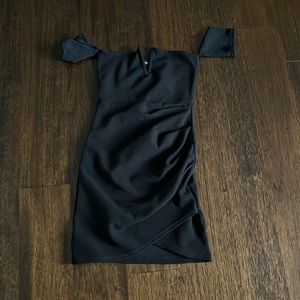 black bodycon dress